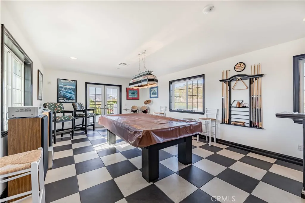 25025 Las Palmeras Dr, Temecula, California 92590 home-pic-36