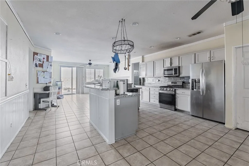 9171 Ravenswood, Hesperia, California 92344 home-pic-7