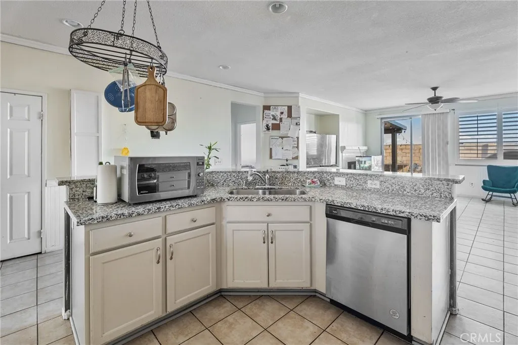 9171 Ravenswood, Hesperia, California 92344 home-pic-10