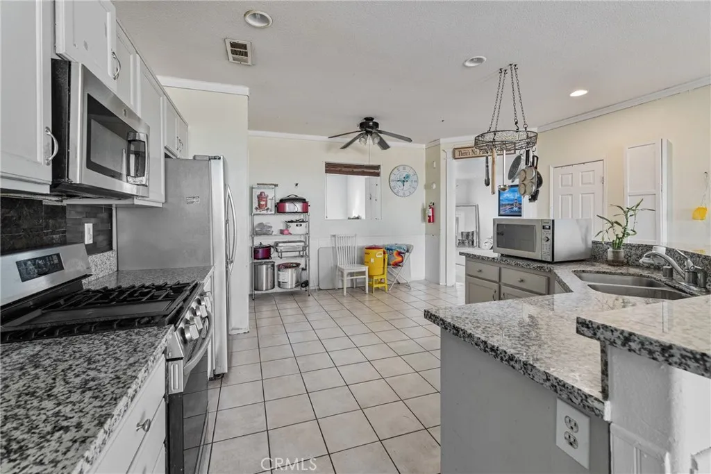 9171 Ravenswood, Hesperia, California 92344 home-pic-11