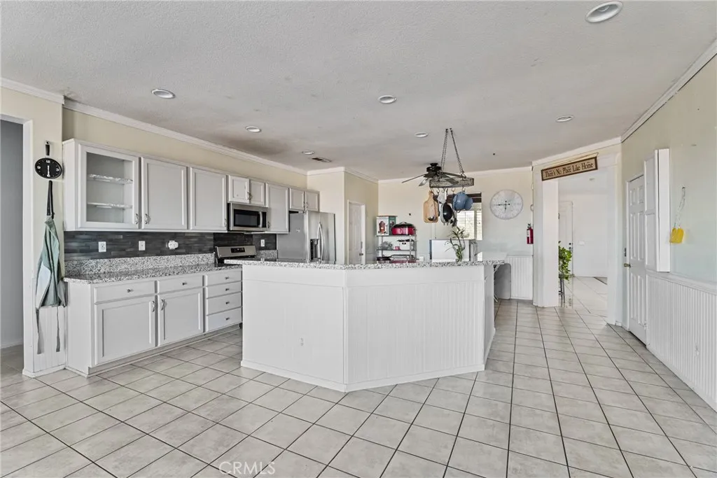 9171 Ravenswood, Hesperia, California 92344 home-pic-8