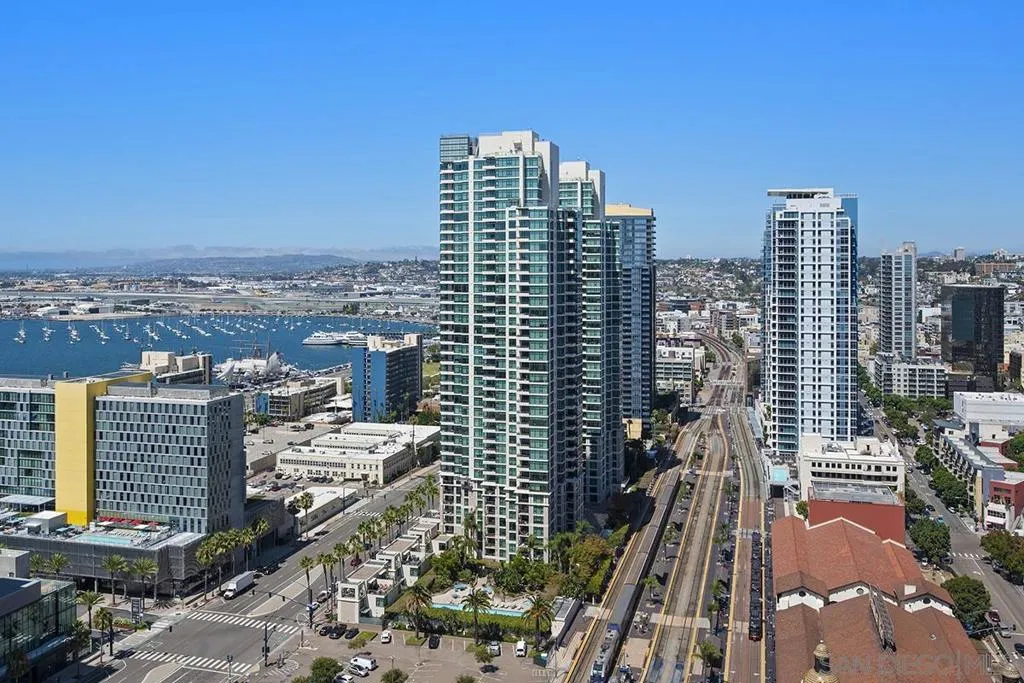 700 W E Street 2802, San Diego, California 92101 home-pic-13