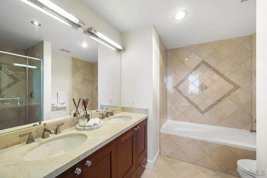 700 W E Street 2802, San Diego, California 92101 home-pic-28
