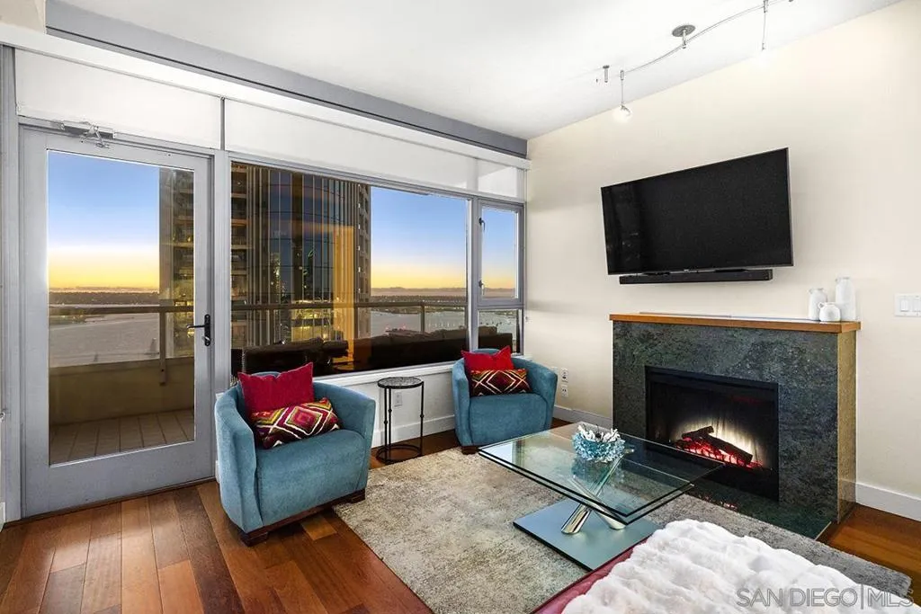 700 W E Street 2802, San Diego, California 92101 home-pic-8