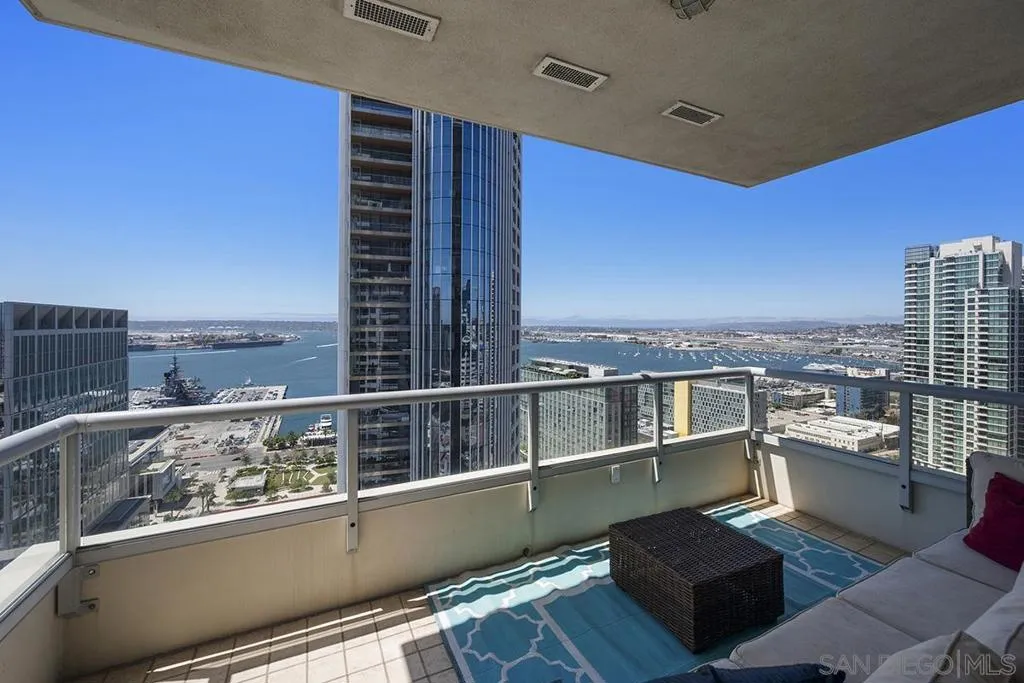 700 W E Street 2802, San Diego, California 92101 home-pic-9