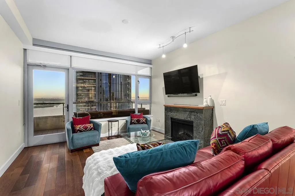 700 W E Street 2802, San Diego, California 92101 home-pic-7