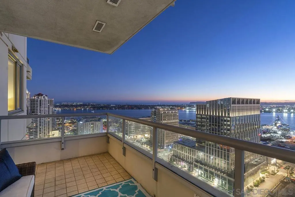 700 W E Street 2802, San Diego, California 92101 home-pic-4