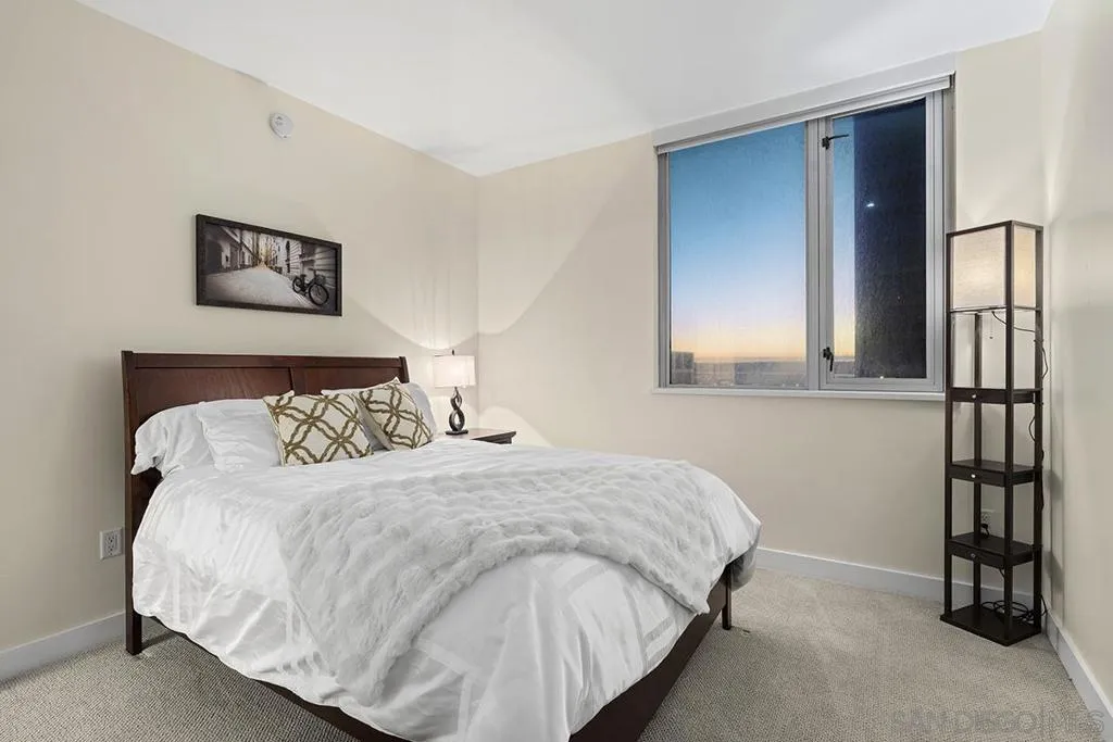 700 W E Street 2802, San Diego, California 92101 home-pic-32