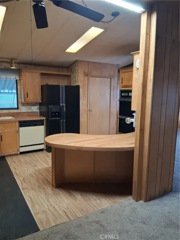 Plent of counter space and open kitchen