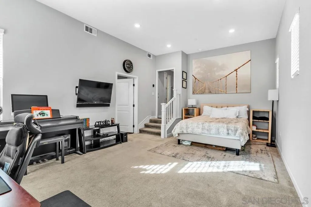 21512 Harmony Village Drive, Escondido, California 92029 home-pic-8