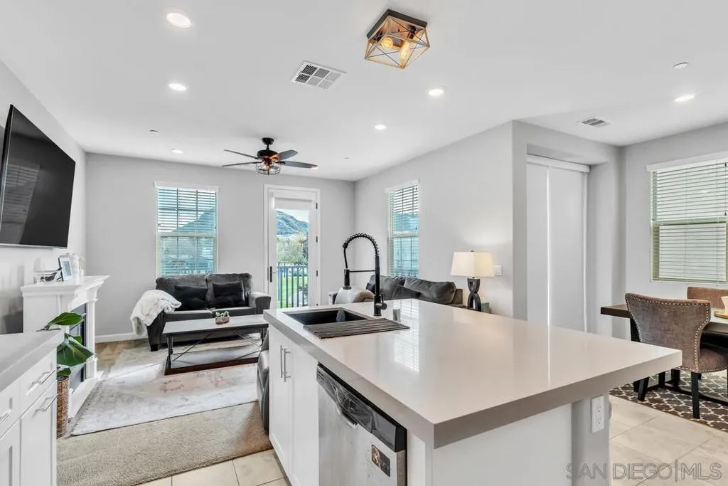 21512 Harmony Village Drive, Escondido, California 92029 home-pic-22