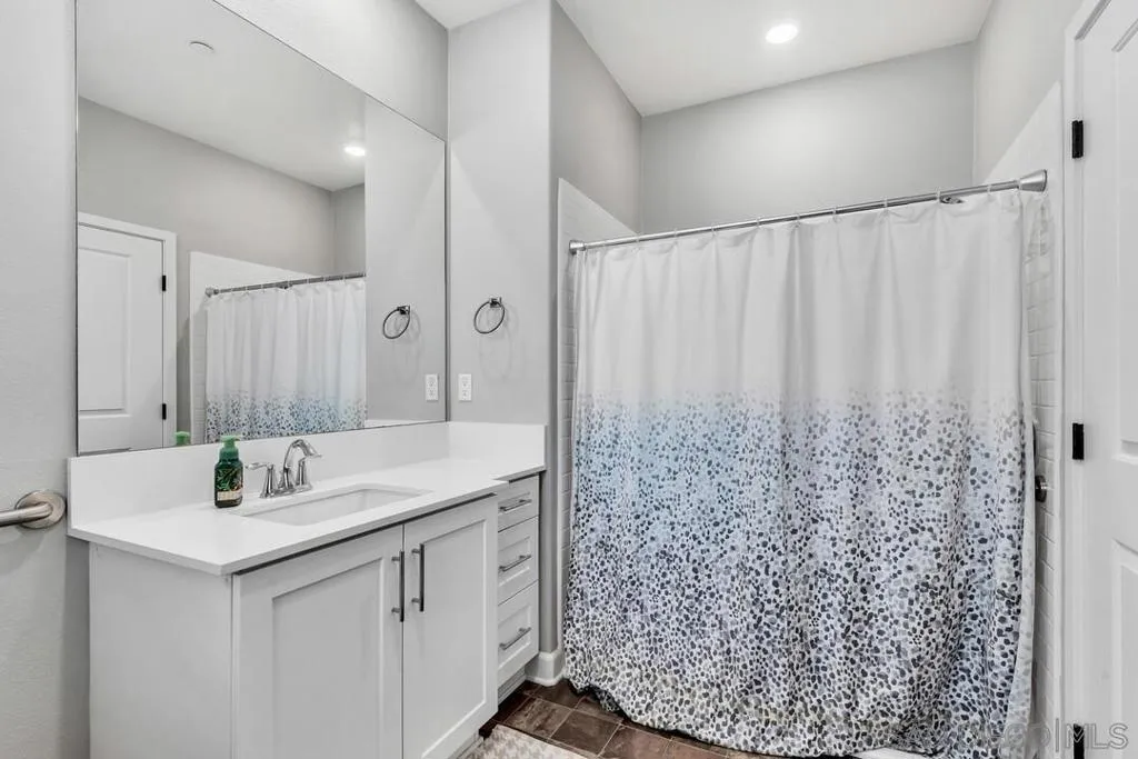21512 Harmony Village Drive, Escondido, California 92029 home-pic-11