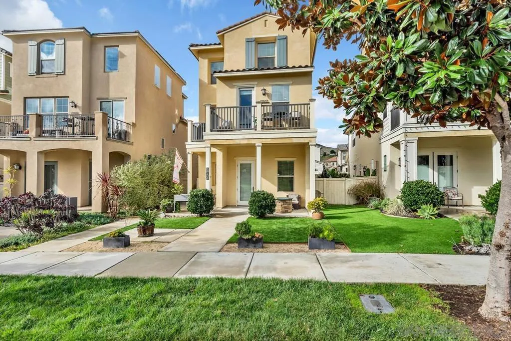 21512 Harmony Village Drive, Escondido, California 92029 home-pic-4