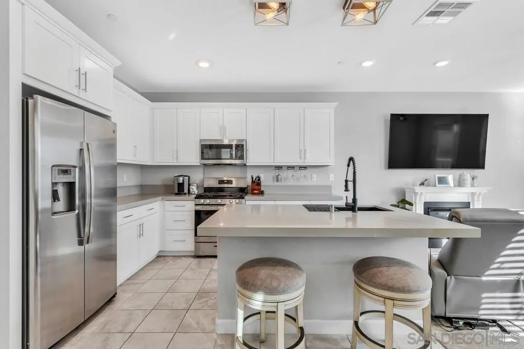 21512 Harmony Village Drive, Escondido, California 92029 home-pic-17