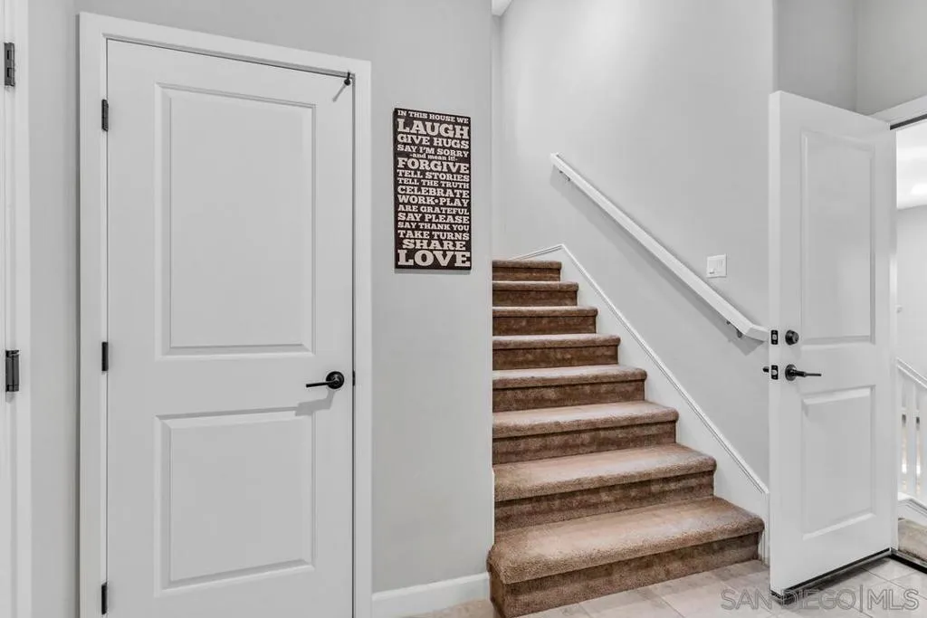 21512 Harmony Village Drive, Escondido, California 92029 home-pic-6