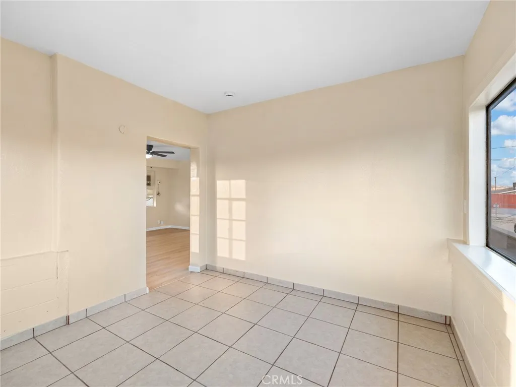 16762 Merrill Street, Victorville, California 92395 home-pic-6