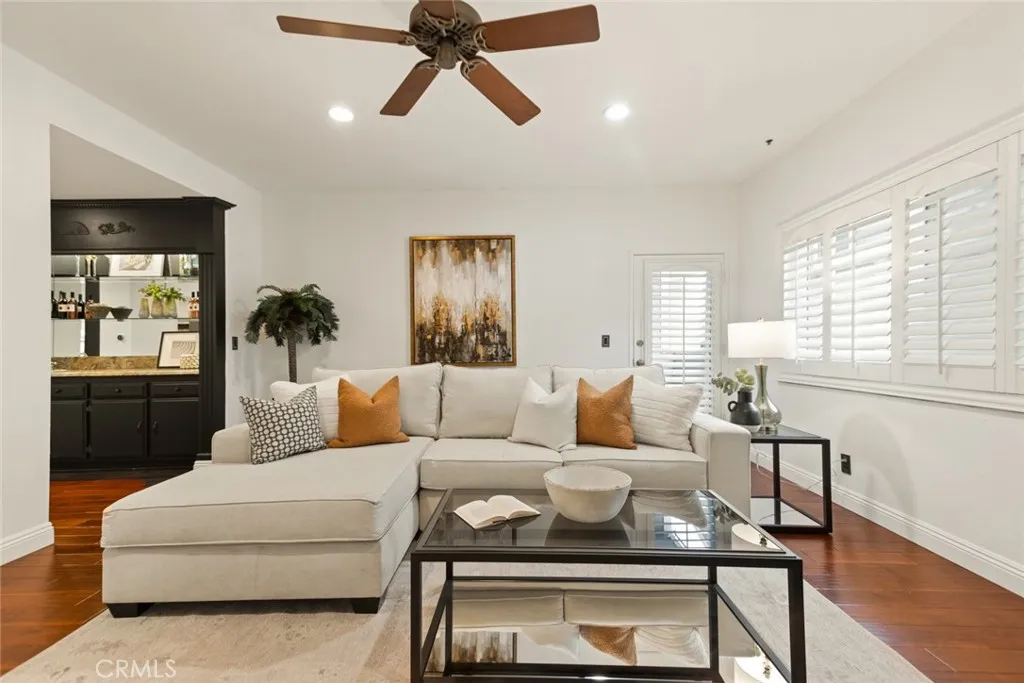 4355 Ventura Canyon 103, Sherman Oaks, California 91423 home-pic-2