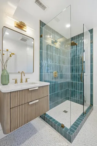 en suite bathroom
