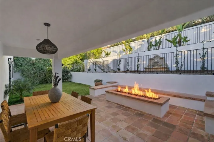 outdoor firepit