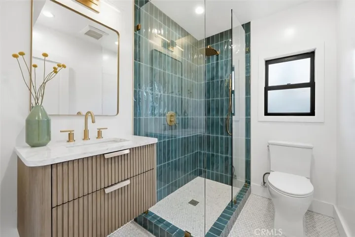 en suite bathroom
