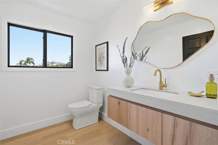 Ocean view 1/2 bath