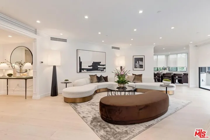 300 N Swall Drive 356, Beverly Hills, California 90211