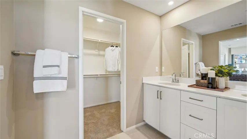 MODEL HOME