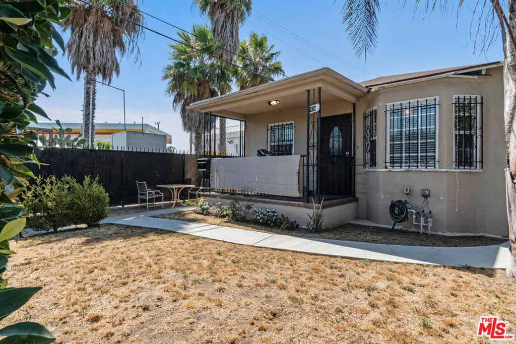 1414 W 54th Street, Los Angeles, California 90062 home-pic-13