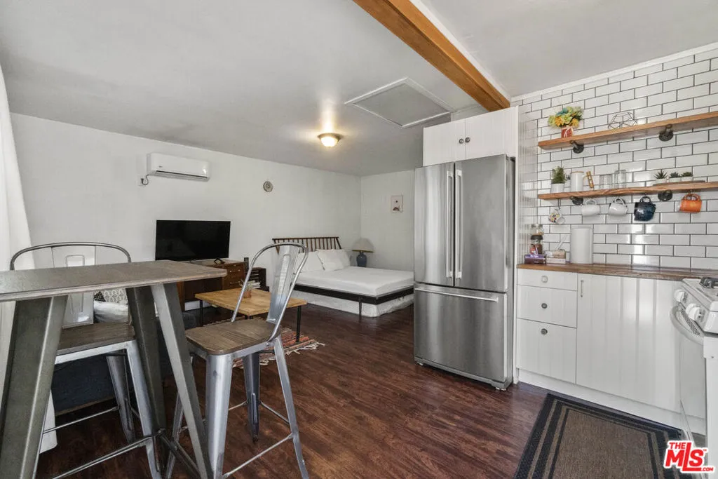 1414 W 54th Street, Los Angeles, California 90062 home-pic-5