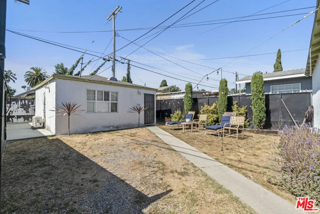 1414 W 54th Street, Los Angeles, California 90062 home-pic-11