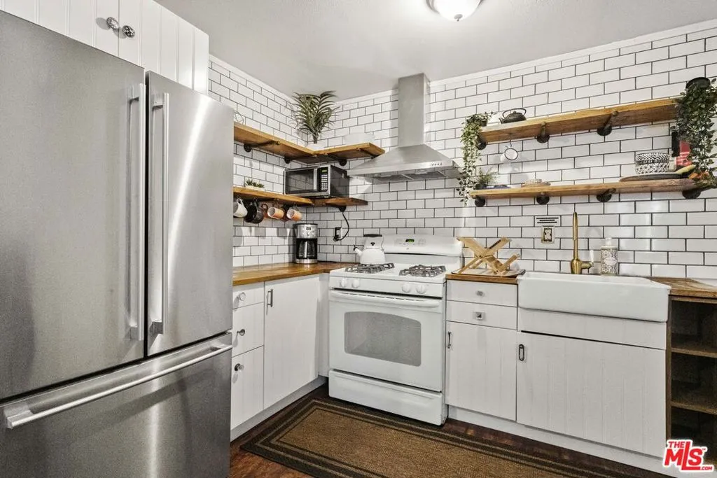 1414 W 54th Street, Los Angeles, California 90062 home-pic-3