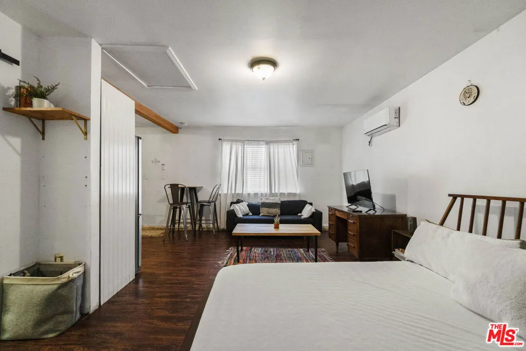 1414 W 54th Street, Los Angeles, California 90062 home-pic-10