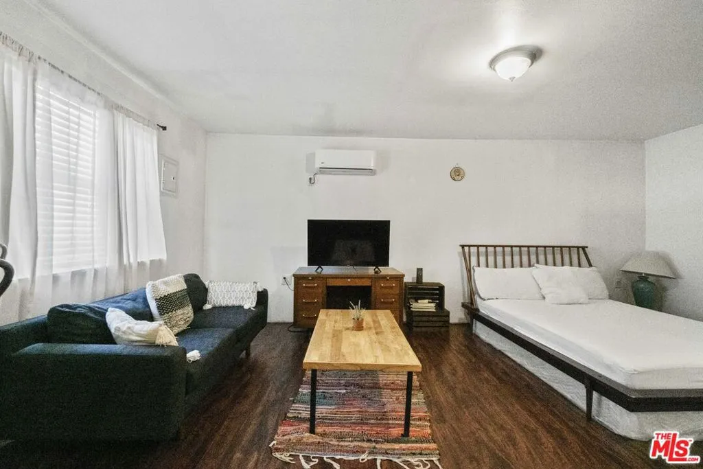 1414 W 54th Street, Los Angeles, California 90062 home-pic-6