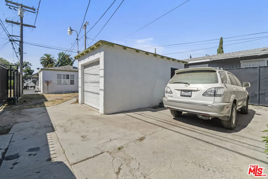 1414 W 54th Street, Los Angeles, California 90062 home-pic-29