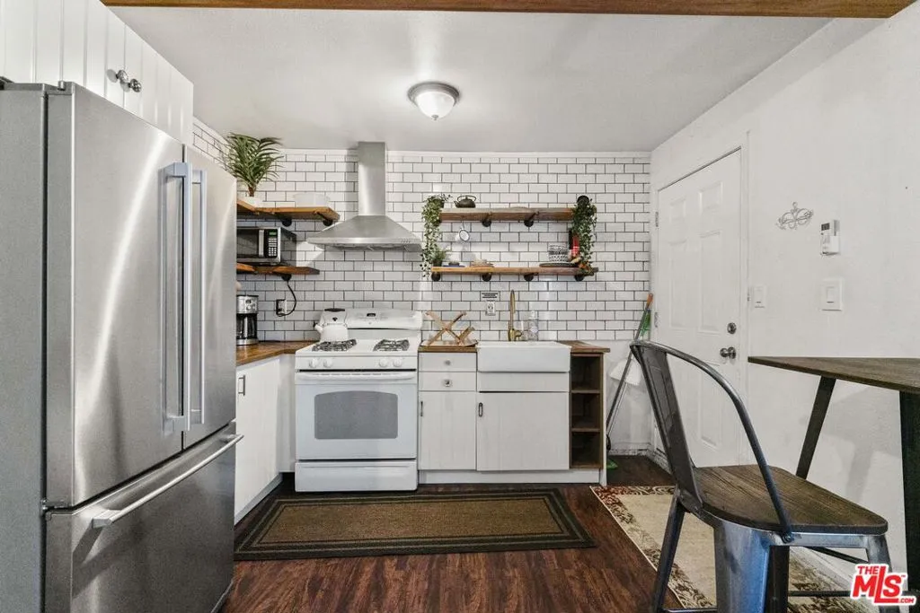 1414 W 54th Street, Los Angeles, California 90062 home-pic-4