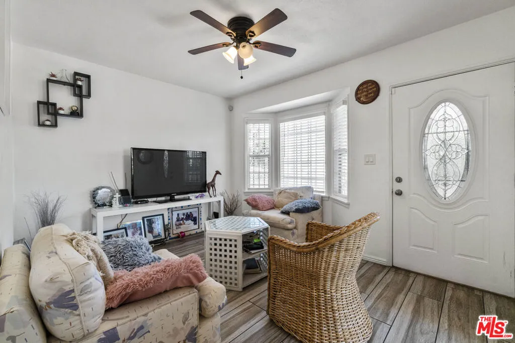 1414 W 54th Street, Los Angeles, California 90062 home-pic-17