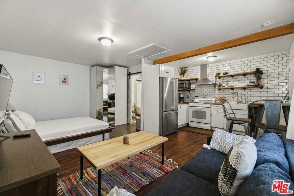 1414 W 54th Street, Los Angeles, California 90062 home-pic-7