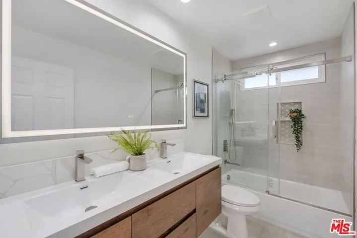 20657 Septo Street, Chatsworth, California 91311