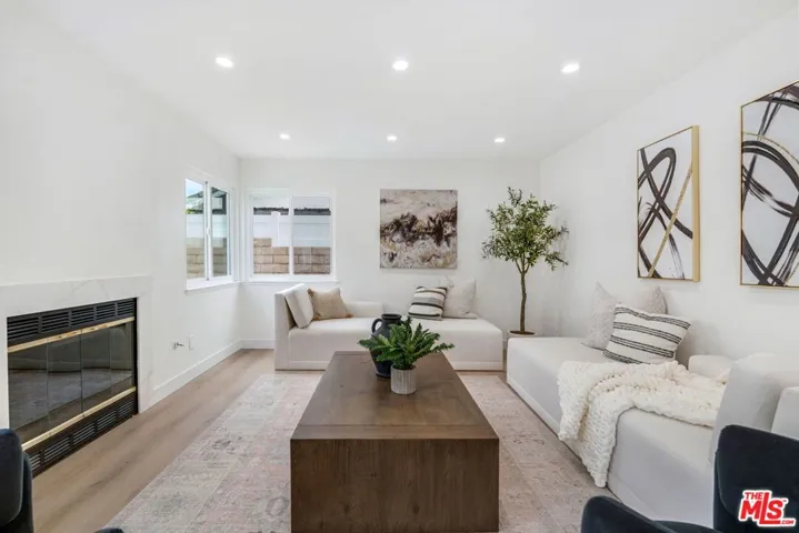 20657 Septo Street, Chatsworth, California 91311