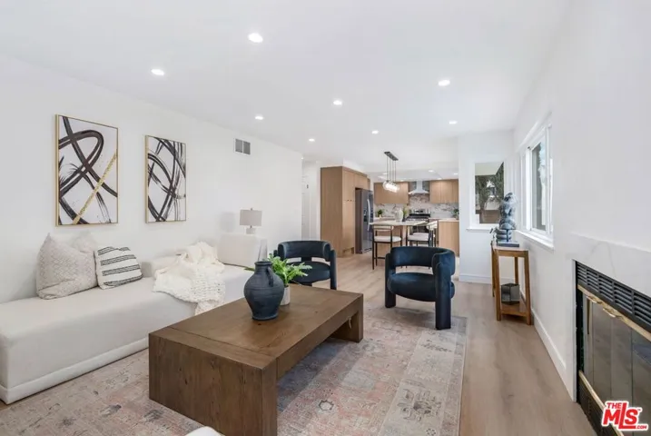 20657 Septo Street, Chatsworth, California 91311