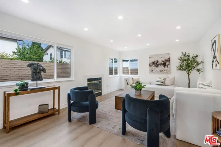 20657 Septo Street, Chatsworth, California 91311