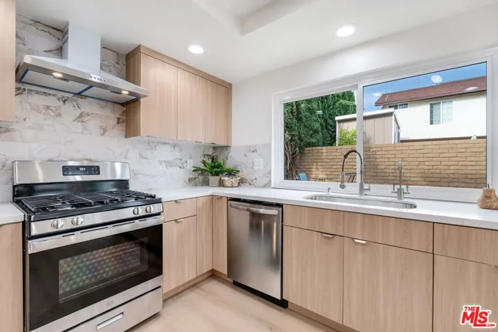20657 Septo Street, Chatsworth, California 91311
