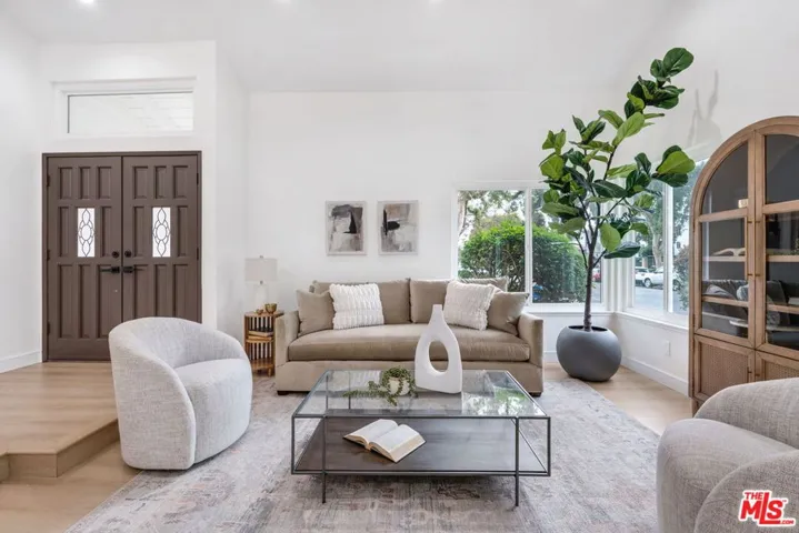 20657 Septo Street, Chatsworth, California 91311