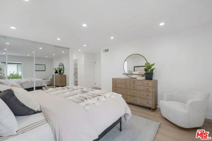 20657 Septo Street, Chatsworth, California 91311