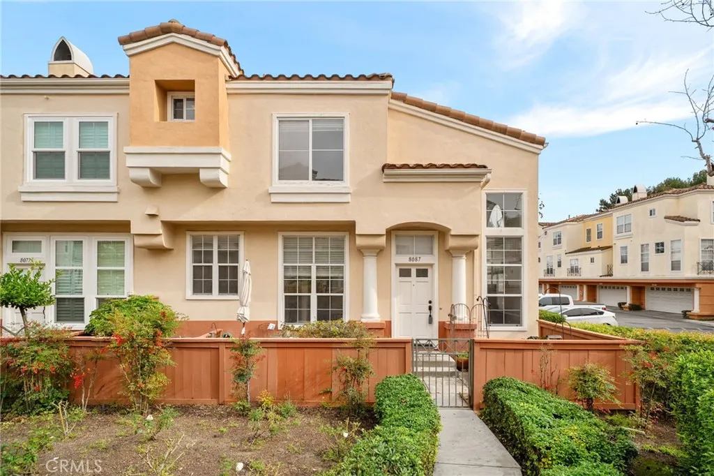 8087 E Santo Court, Anaheim, California 92808 home-pic-2