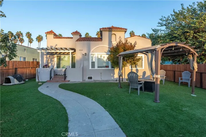 4524 7th Avenue, Los Angeles, California 90043