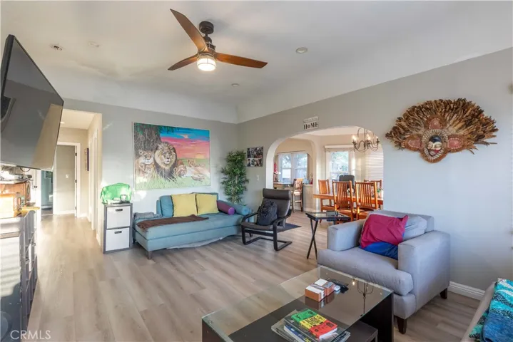 4524 7th Avenue, Los Angeles, California 90043