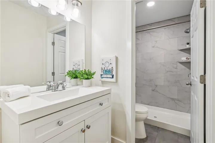 Primary Bathroom1124 S Citron St, #85 Anaheim, CA 92805
