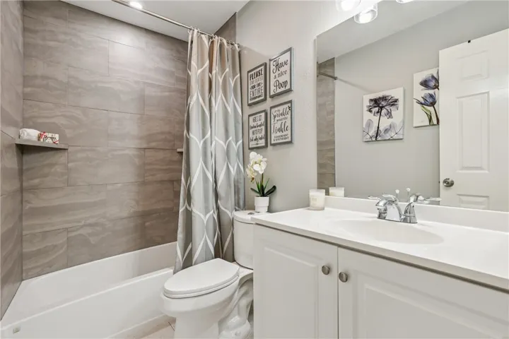 Updated Hallway Bathroom - 1124 S Citron Unit#85, Anaheim