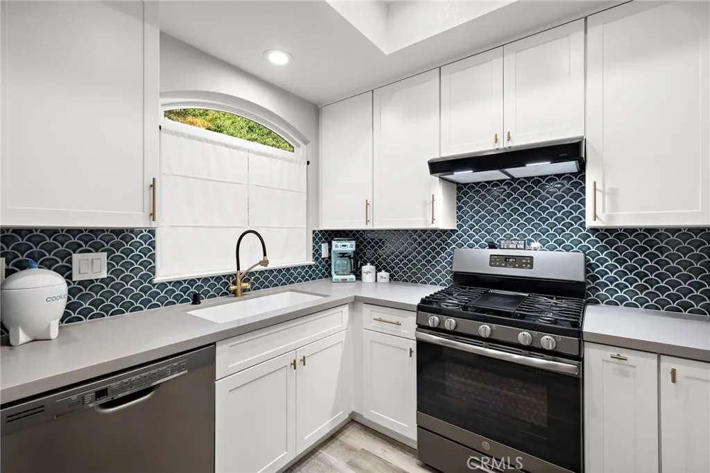 30902 Clubhouse Drive 23f, Laguna Niguel, California 92677 home-pic-3